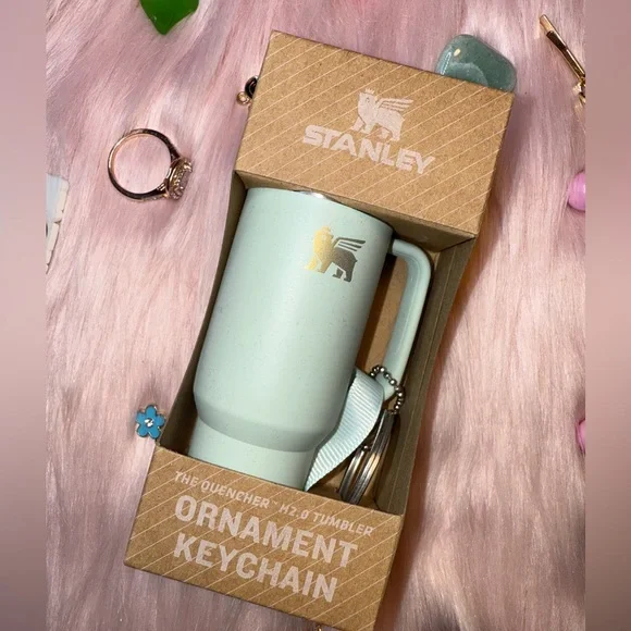 Stanley The Quencher H2.0 Tumbler Keychain in Celadon NIB - Picture 2 of 10